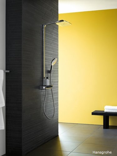 Die minimalistische Form der quadratischen Kopfbrause ist besonders für klare und designorientierte Bäder geeignet. Die minimalistische Form der quadratischen Kopfbrause ist besonders für klare und designorientierte Bäder geeignet.
